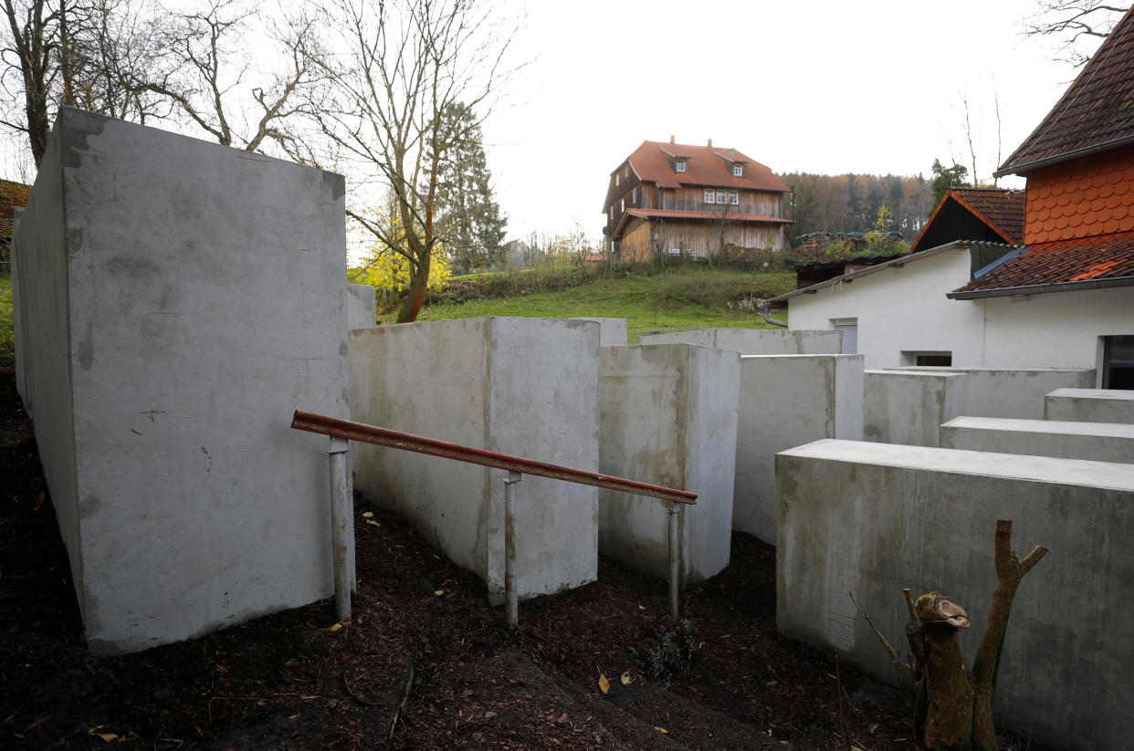 Das Zentrum für Politische Schönheit hat Björn Höcke sein eigenes Holocaust-Mahnmal spendiert (Bild: Reuters)