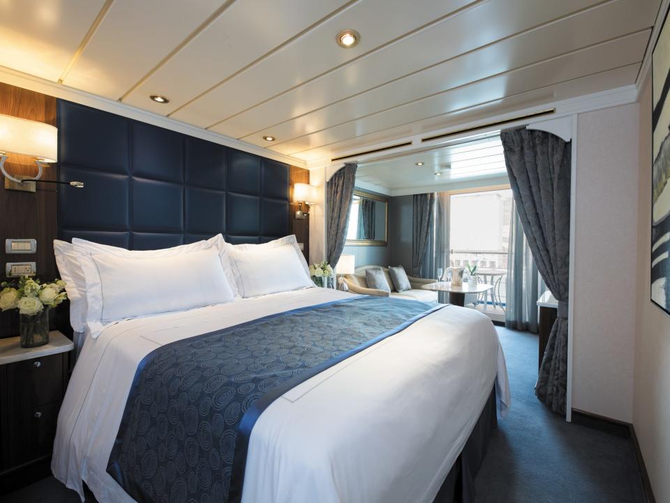 A deluxe veranda suite on the Seven Seas Mariner.