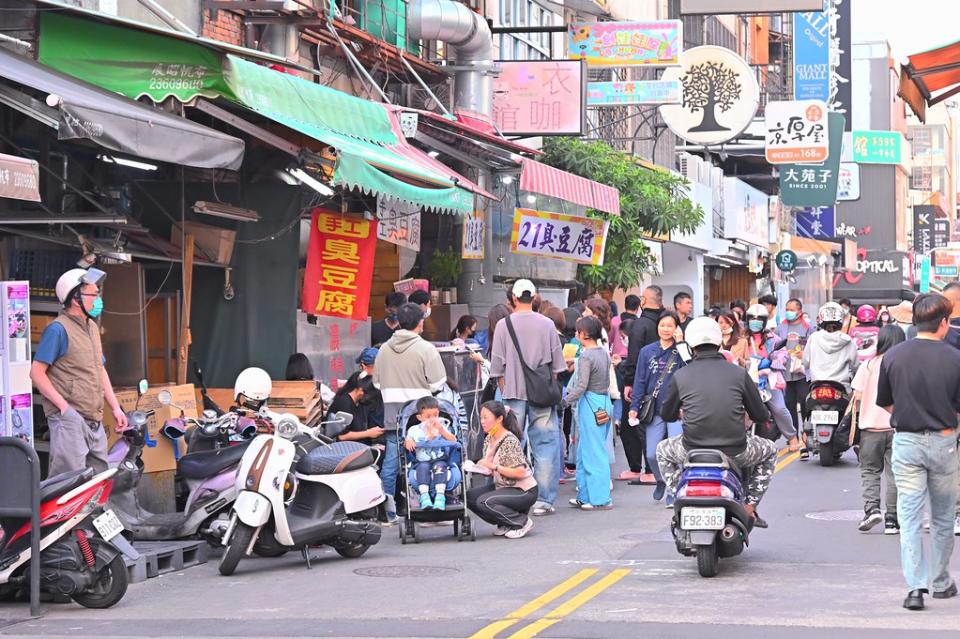 台中｜一中街手工臭豆腐