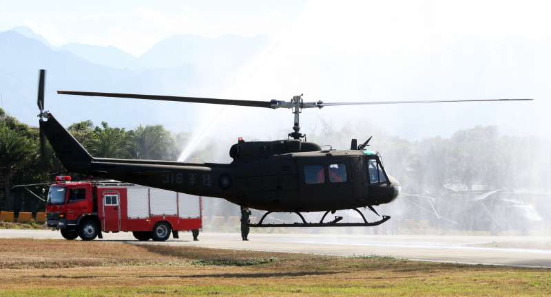 20191030-在台服役超過40年的UH-1H直升機正式走入歷史。（蘇仲泓攝）