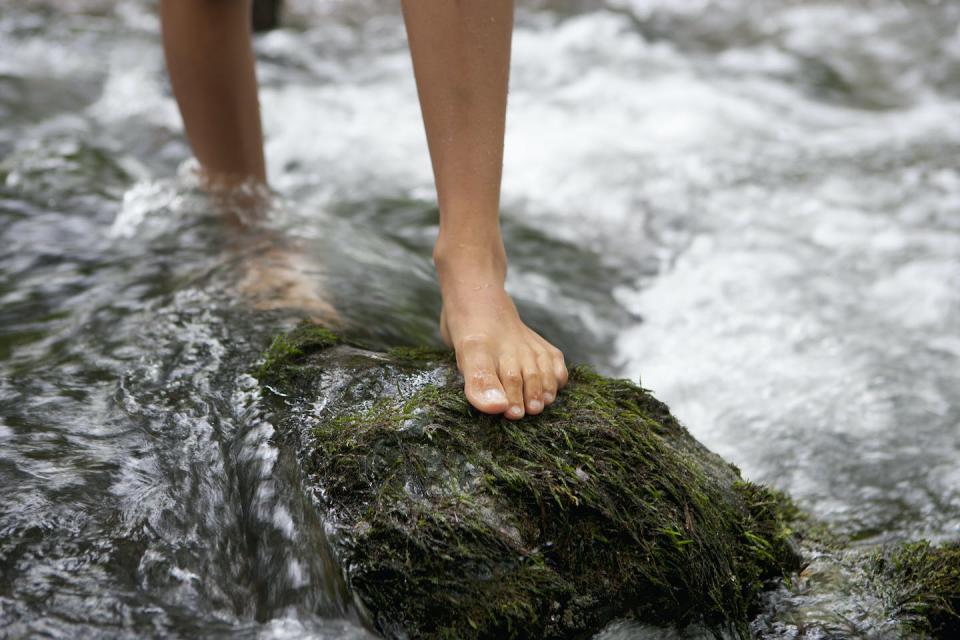 Wrinkled wet toes may provide an advantage in a slippery environment. <a href="https://www.gettyimages.com/detail/photo/austria-salzkammergut-mondsee-feet-of-teenage-girl-royalty-free-image/486483031" rel="nofollow noopener" target="_blank" data-ylk="slk:Westend61 via Getty Images;elm:context_link;itc:0;sec:content-canvas" class="link ">Westend61 via Getty Images</a>