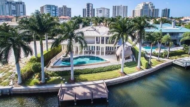 Wide shot of the exterior of the Florida home Larry Bird is trying to sell