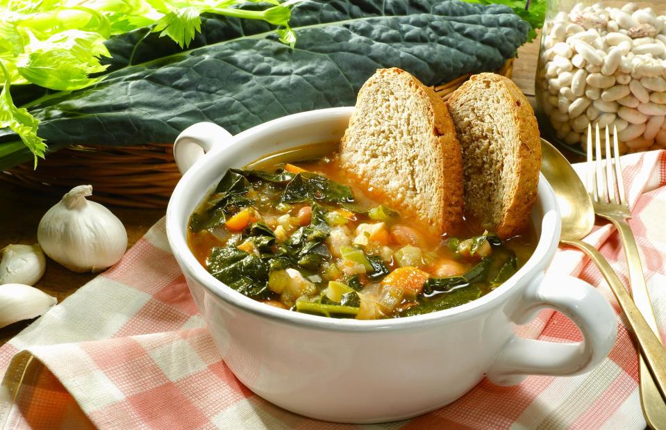 Oder wie wäre es stattdessen mit einer Ribollita? (Bild: barbajones/Shutterstock)