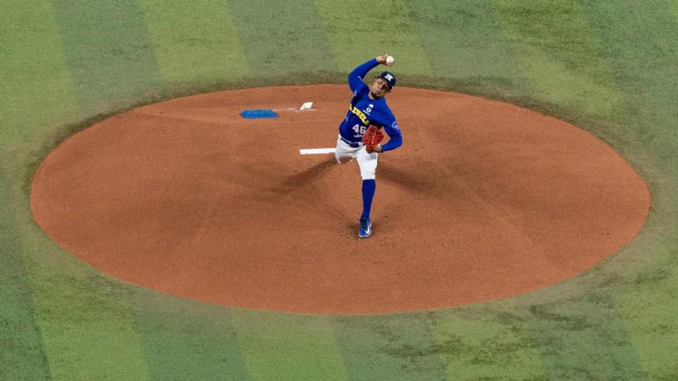 Venezuela pitcher Ricardo Antonio Pinto (46) pitches against Dominican Republic in the first inning of their Caribbean Series baseball game at loanDepot park on Friday, Feb. 9, 2024, in Miami, Fla.