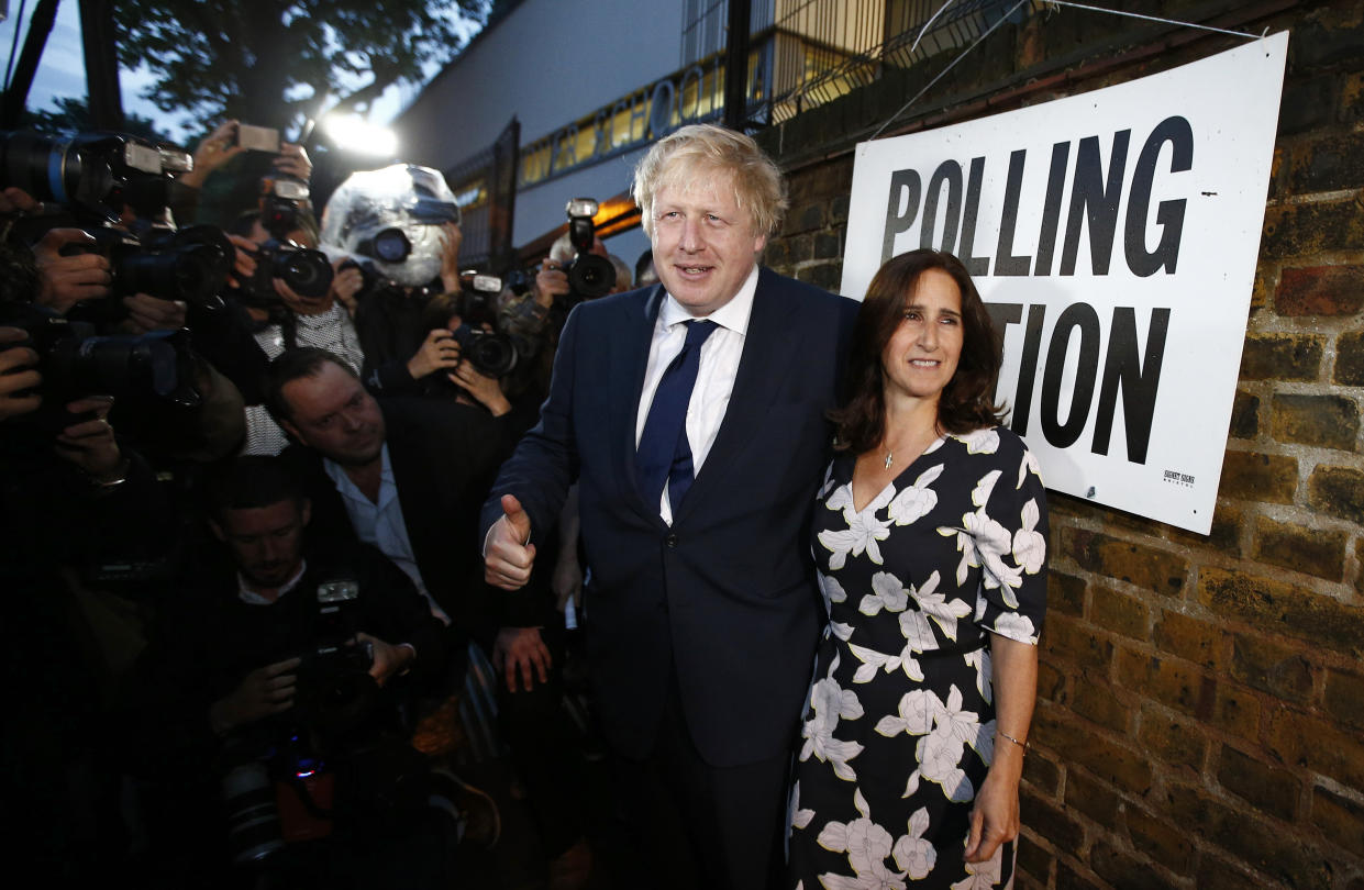 Former London Mayor Boris Johnson and his wife Marina Wheeler arrive to vote in the EU referendum, at a polling station in north London, Britain June 23, 2016.      REUTERS/Peter Nicholls  