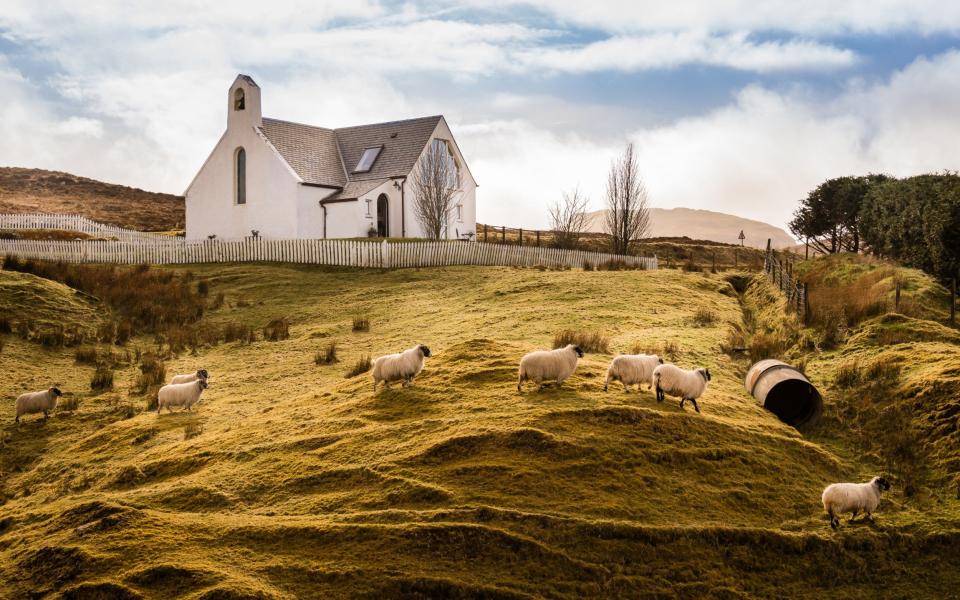 Supernova Isle Skye top 20 british best lovely holidays cottages couples uk visit staycation 2022 - Unique Homestays/Mark Watts