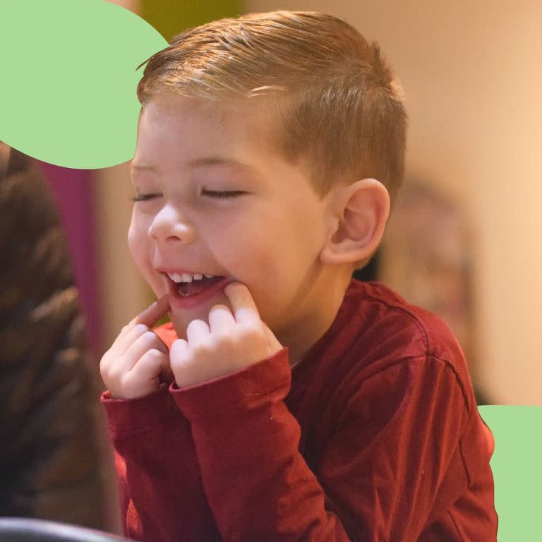 A veces es un desafío llevarlos a cortarse el pelo. En Pelukids los chicos pueden distraerse con juegos y juguetes varios.