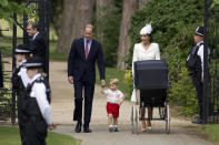 El equipo de seguridad de los <em>baby royals</em> británicos no es el mismo que el de sus padres, sino que los pequeños cuentan con sus propios guardaespaldas. (Foto: Matt Dunham / AP).