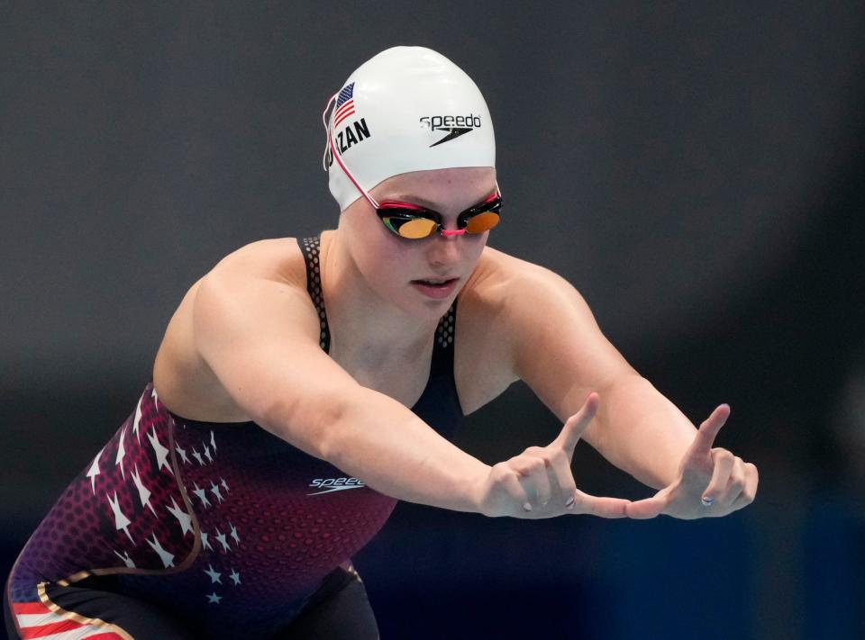 Jul 30, 2021; Tokyo, Japan; Claire Curzan (USA) in the women's 4x100m medley heats during the Tokyo 2020 Olympic Summer Games at Tokyo Aquatics Centre.