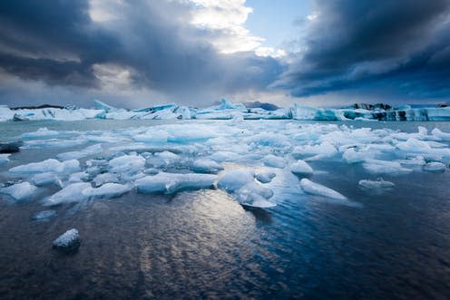 <span class="caption">When temperatures rise and ice melts, more water flows to the seas and ocean water warms and expands in volume.</span> <span class="attribution"><span class="source">Shutterstock</span></span>