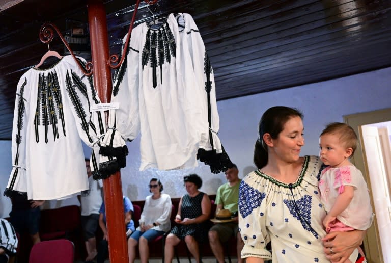 Examples of traditional Romanian blouses at a show in Vaideeni (Daniel MIHAILESCU)