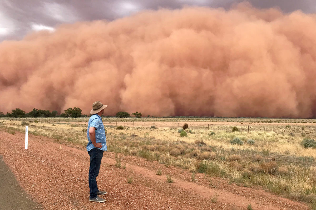 Aussie outback dust storm Video shows huge sand storm