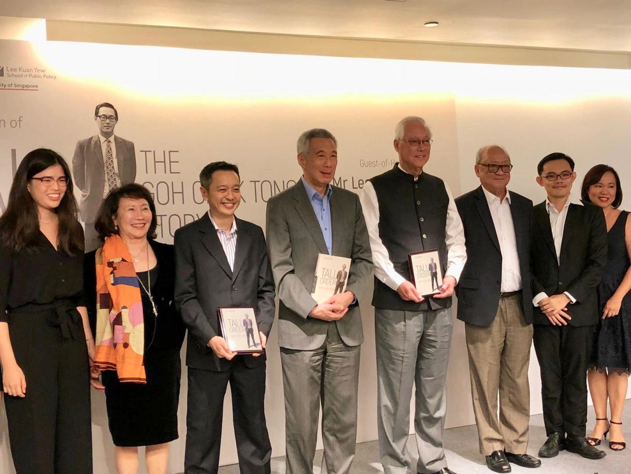 ‘Tall Order: The Goh Chok Tong Story’ author Peh Shing Huei (third from left), Prime Minister Lee Hsien Loong and Emeritus Senior Minister Goh Chok Tong on stage during the launch of “Tall Order” on Thursday, 8 November 2018. (PHOTO: Nicholas Yong/Yahoo News Singapore)