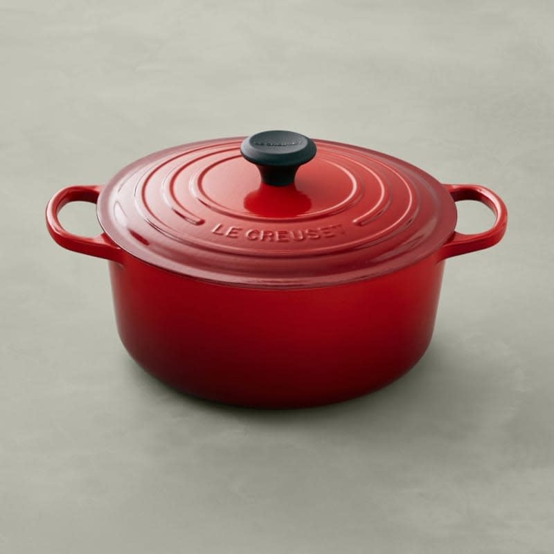 Le Creuset Signature Enameled Cast Iron Round Dutch Oven, 2 Quart