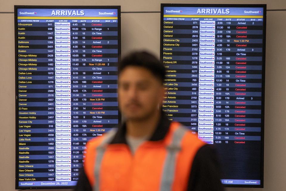 Southwest Airlines canceled over 2,500 flights a day in late December 2022, leaving many customers stranded over the holidays. <a href="https://www.gettyimages.com/detail/news-photo/passengers-effected-by-cancellation-of-more-than-2-500-news-photo/1245858598" rel="nofollow noopener" target="_blank" data-ylk="slk:Irfan Khan/Los Angeles Times/Getty Images;elm:context_link;itc:0;sec:content-canvas" class="link ">Irfan Khan/Los Angeles Times/Getty Images</a>