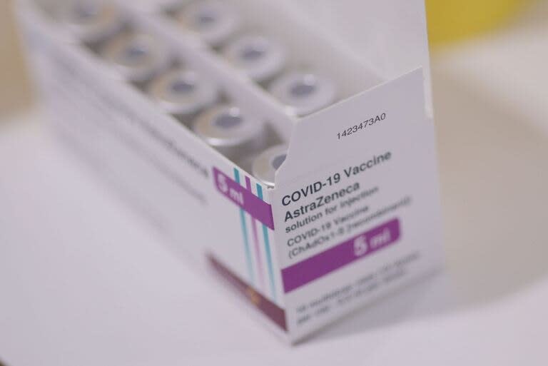 01-06-2021 Caja con dosis de la vacuna de AstraZeneca contra el Covid-19, a 1 de junio de 2021, en el Hospital Isabel Zendal, en Madrid, (España). La Comunidad de Madrid comenzó ayer, 31 de mayo, a vacunar a las 213.300 personas menores de 60 años que recibieron la primera dosis de AstraZeneca y que tenían pendiente que se les inocule la segunda de la misma marca o de Pfizer, como recomienda el Gobierno central. POLITICA Eduardo Parra - Europa Press