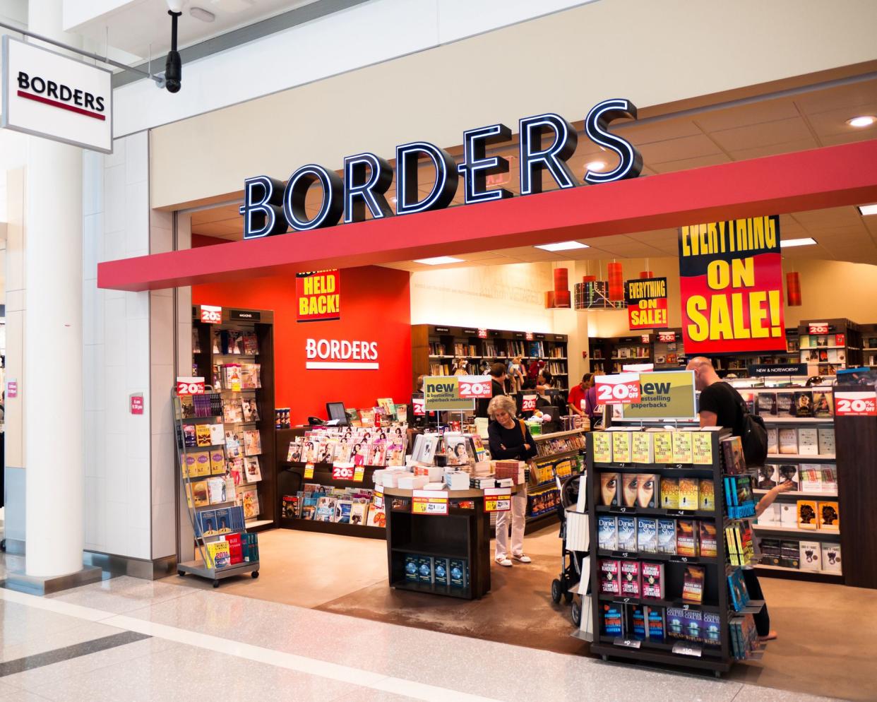 borders bookstore liquidation store closing sale