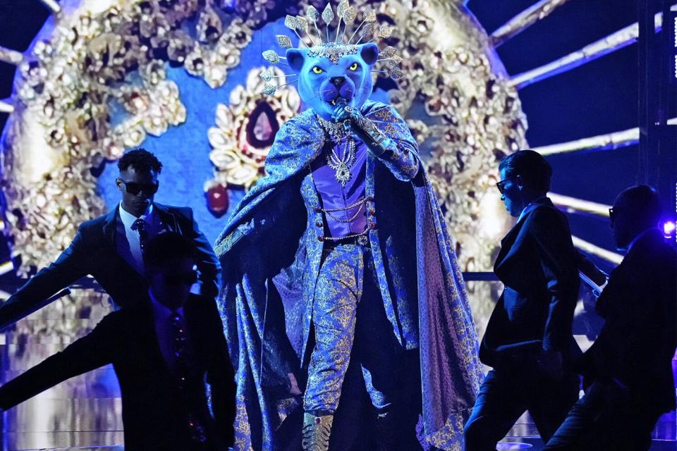 THE MASKED SINGER. Panther in the “Vegas Night” episode of THE MASKED SINGER airing Wednesday, Oct. 28 (8:00-9:00 PM ET/PT) on FOX. © 2022 FOX Media LLC. CR: Michael Becker / FOX.