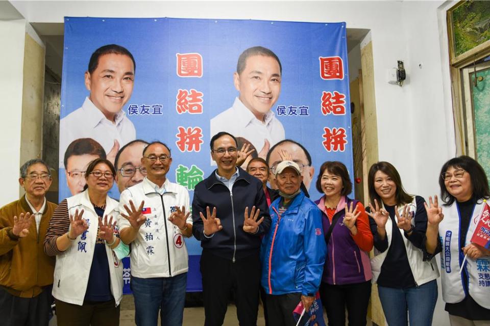 國民黨主席朱立倫今（27）日為高市五選區立委候選人黃柏霖輔選。（柯宗緯翻攝）