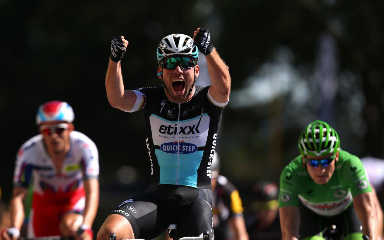 Mark Cavendish celebrates winning stage seven of 2015 Tour