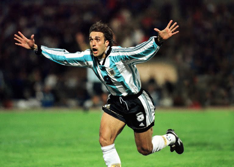 Gabriel Batistuta, festeja en las eliminatorias 2001
