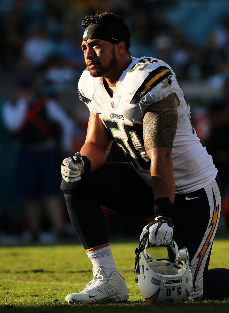 By the 2016 season, Te'o was named one of the Chargers' team captains. However, after a string of foot injuries, which went back to his rookie year, Te'o suffered a torn achilles and was placed on the injured reserve at the end of September 2016.