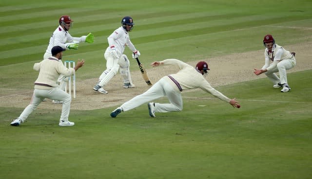 Ryan Ten Doeschate helped keep Somerset at bay 