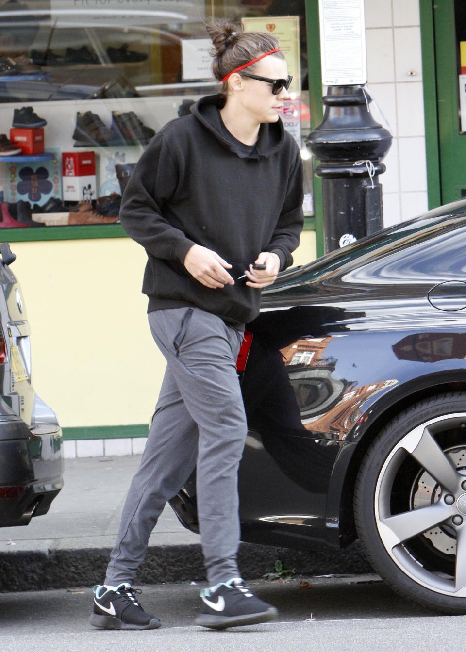 Rocking a bun around London later that month, Harry proved he’s not above running errands in sweats.