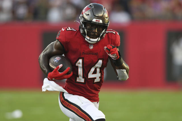 Chris Godwin, Donovan Smith, Julio Jones all expected to play vs