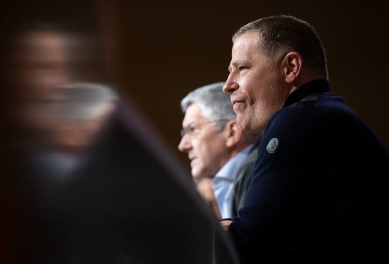 Herbert Hainer (L), President of FC Bayern Munich, and Max Eberl, new Chief Sports Officer of FC Bayern Munich, take part in a press conference at the Allianz Arena. Eberl will become the new Chief Sports Officer at FC Bayern Munich from March. Sven Hoppe/dpa