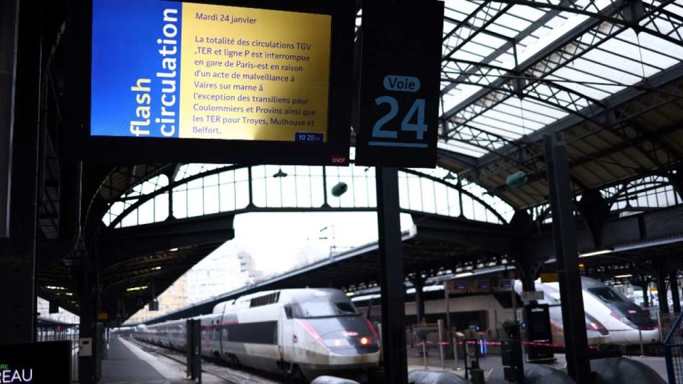Après un incendie volontaire sur des câbles électriques du réseau de la SNCF, la gare de l’Est est au ralenti, voire à l’arrêt presque complet ce mardi 24&nbsp;janvier.