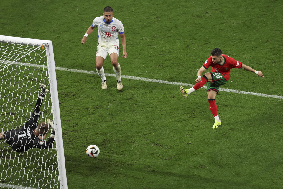 De hijo del técnico a héroe portugués. Francisco Conceiçao fue el único elemento de Portugal que pudo marcar en su presentación en la Euro 2024, ante República Checa. (Foto: Maja Hitij - UEFA/UEFA via Getty Images)