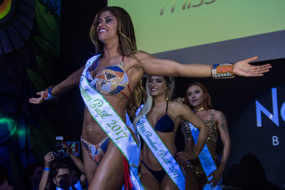 Rosie Oliveira from Amazonas reacts after winning the Miss Bumbum Brazil 2017 pageant. (Photo: NELSON ALMEIDA via Getty Images)