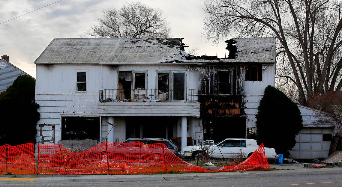 Richland’s code enforcement board ordered the owner of this central Richland home that burned in a fire in July 2020 to fix hazards including boarding up all open window and doors. Bob Brawdy/bbrawdy@tricityherald.com