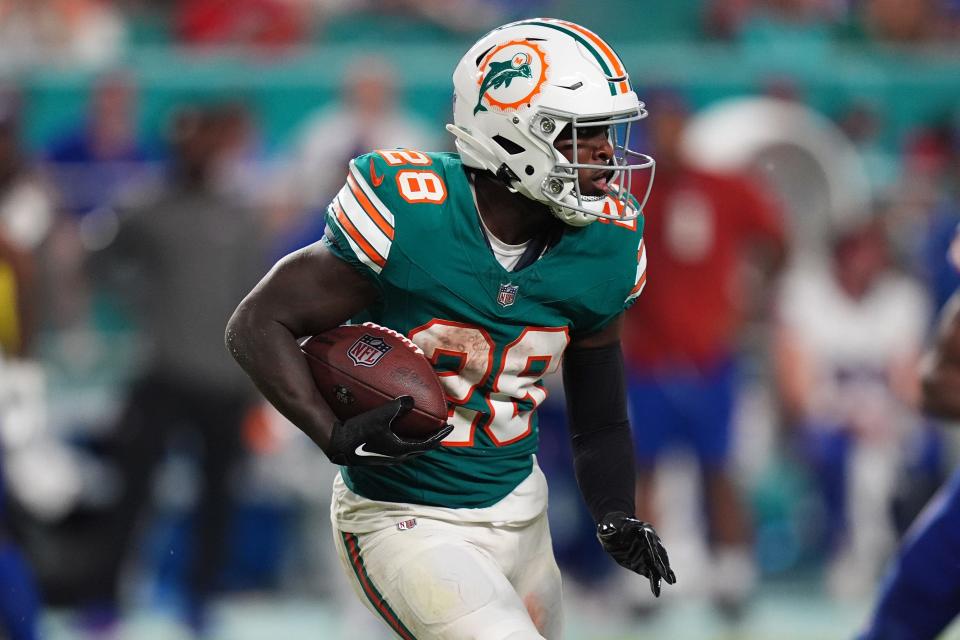 Dolphins running back De'Von Achane showed he can carry a full workload in Week 2 when -- with teammate Raheem Mostert inactive -- he logged 22 carries and caught seven passes against Buffalo.