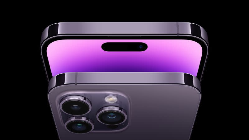 ▲網友買到超難預購的iPhone 14 Pro Max深紫色，但卻緊急以「原價售出」，其原因引發熱議。（圖／官方提供）