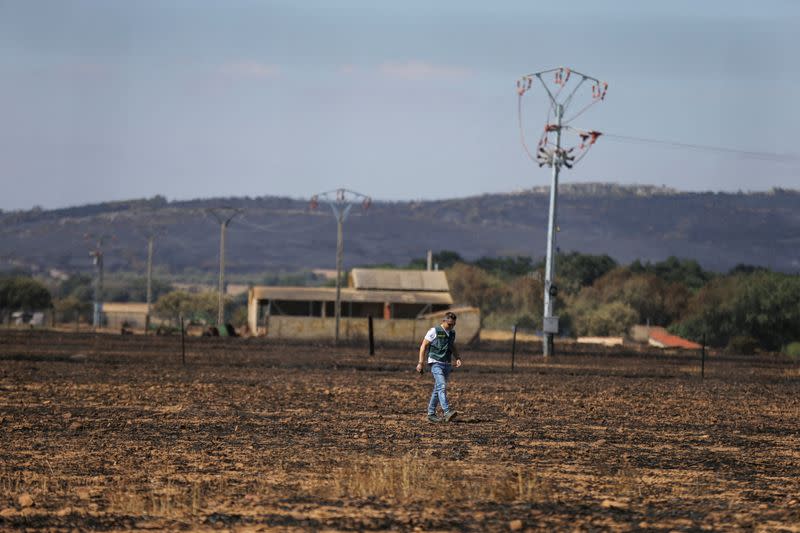 FILE PHOTO: Wildfire rages as Spain experiences its second heatwave of the year