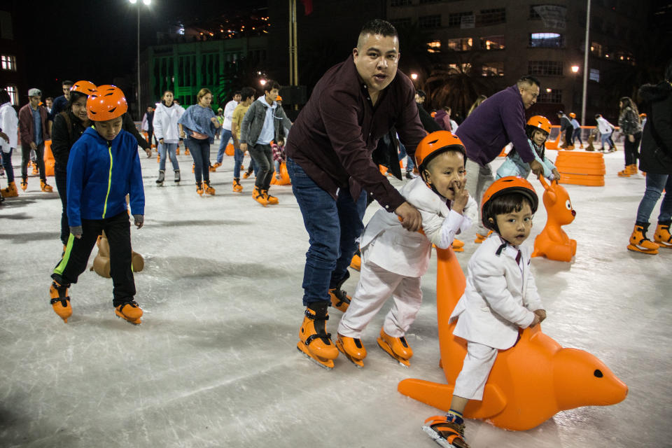 FOTOS | La nueva y austera pista de hielo de CDMX