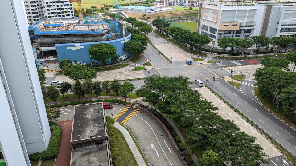 Photo taken by the Google Pixel 6 of a road. (Photo: Yahoo Lifestyle Singapore)