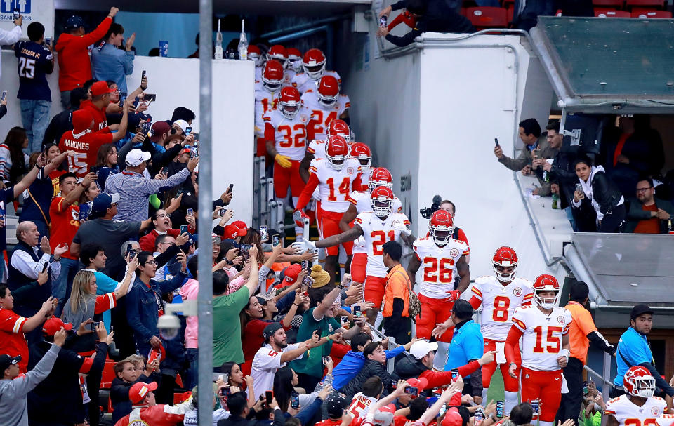 Comandados por el mariscal de campo y estrella del equipo, Patrick Mahomes, los Chiefs de Kansas City se llevaron la victoria sobre los LA Chargers. Getty Images