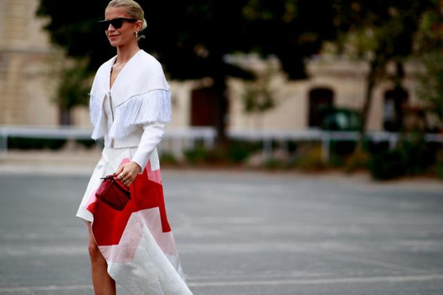 The best street style at Paris Fashion Week SS22 - Yahoo Sports