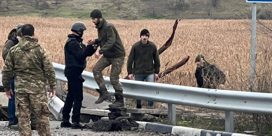 Defenders released from captivity of the occupiers