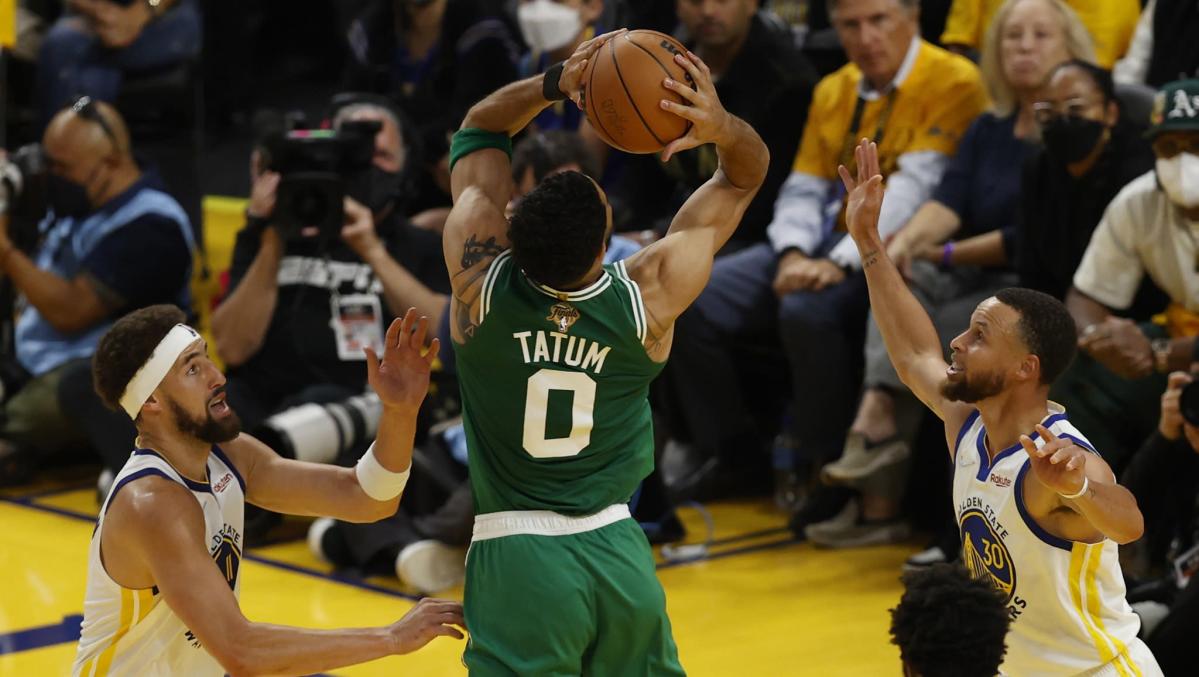 Tatum: “If I keep shooting so badly and we keep winning, I accept it”