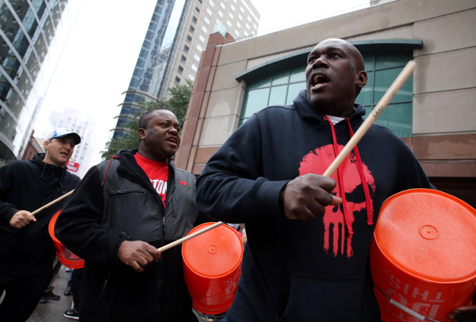 Workers and supporters picket outside the Sheraton Boston by Marriott in Boston on Oct. 3, 2018. The hotel was part of an 8-city strike waged by Unite Here. (Photo: Boston Globe via Getty Images)