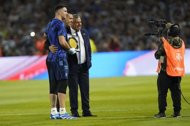 Eliminatorias: Uruguay sorprendió a Argentina y se llevó un gran triunfo de  la Bombonera, El conjunto de Bielsa derrotó 2-0 a una Scaloneta sin juego, Página