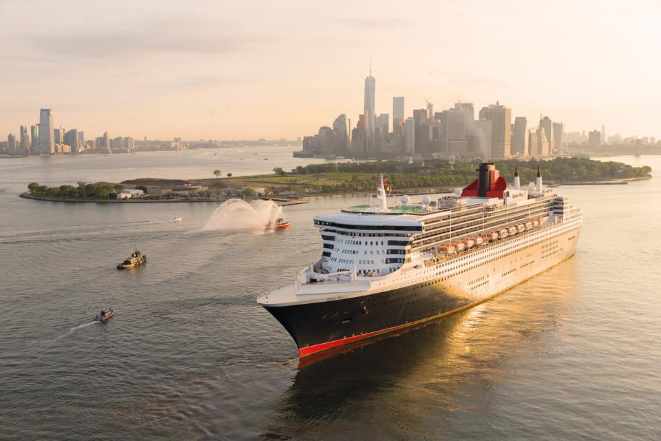 Queen Mary2 Arrives NYC Celebrates Cunard Line 175th