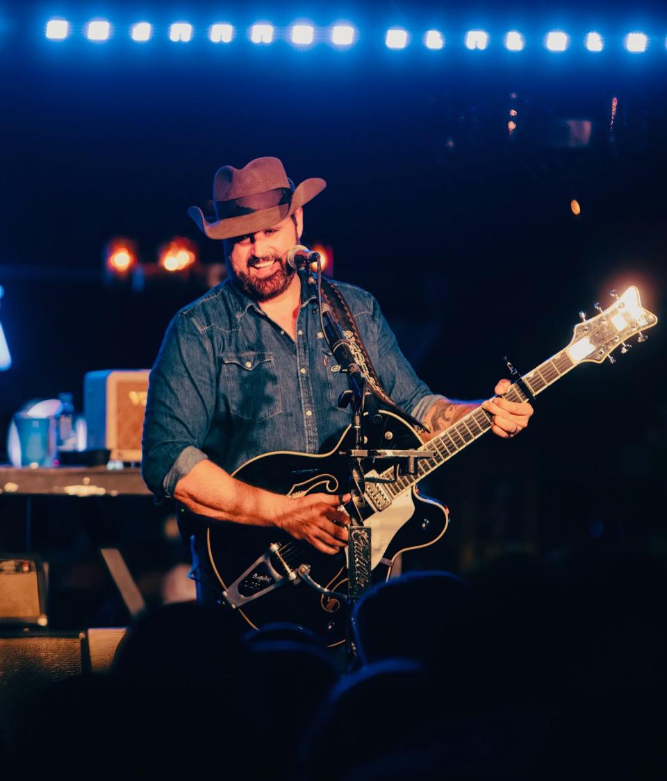 Randy Houser performs Feb. 11 at Penn’s Peak in Jim Thorpe.