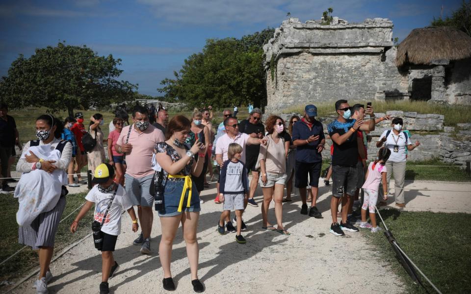 Tourists at the Mayan ruins of Tulum - Emilio Espejel /AP