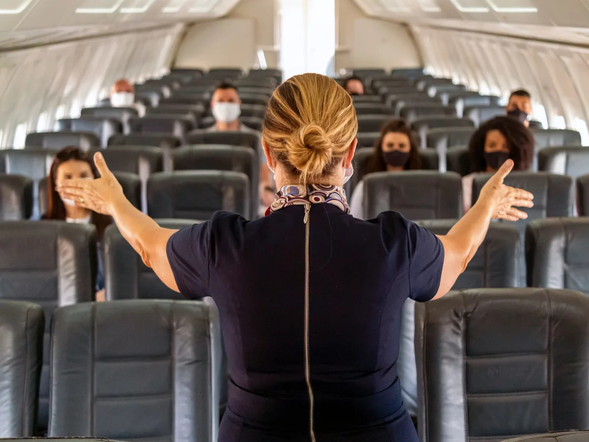 5 things you should stop doing on airplanes, according to a flight attendant