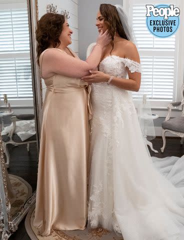 <p>Rebecca Brenneman/Netflix</p> Lydia Velez Gonzalez with her mom on her wedding day during 'Love Is Blind' season 5 finale episode